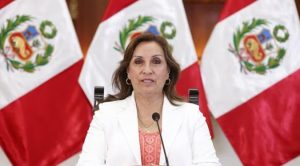 DINA BOLUARTE anuncia PROYECTOS para ADELANTAR ELECCIONES